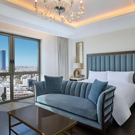 The Ritz-Carlton, Amman Hotel Bagian luar foto A bedroom at the Four Seasons Hotel