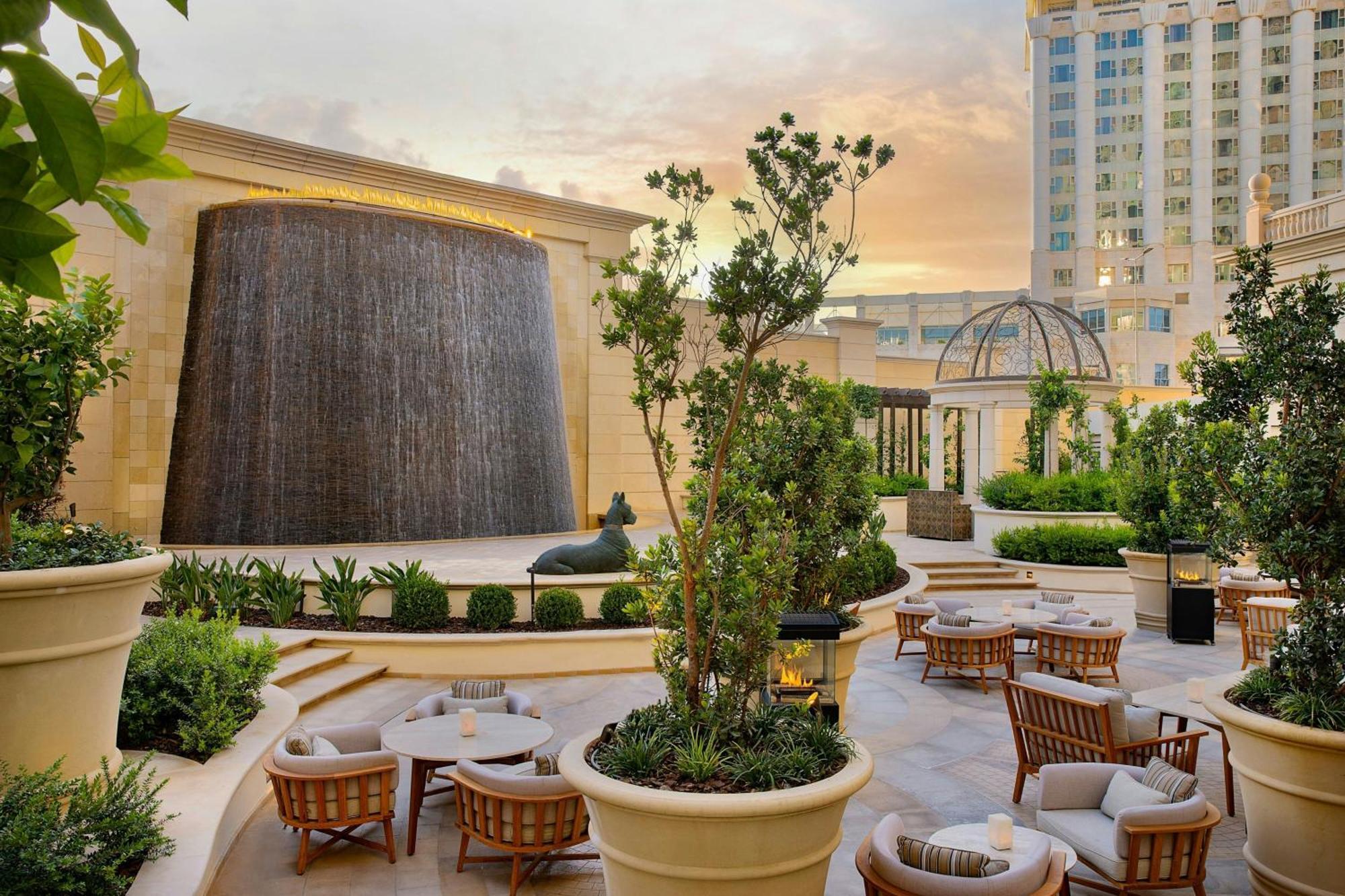 The Ritz-Carlton, Amman Hotel Bagian luar foto The Waterfall at Wynn