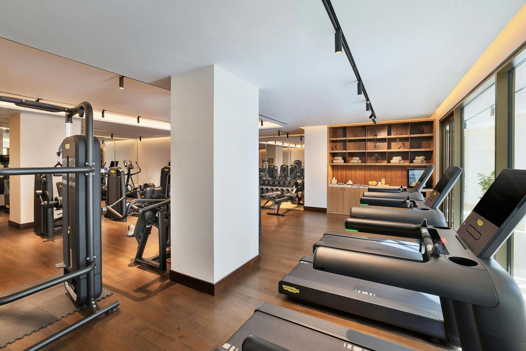 The Ritz-Carlton, Amman Hotel Bagian luar foto The gym at the hotel