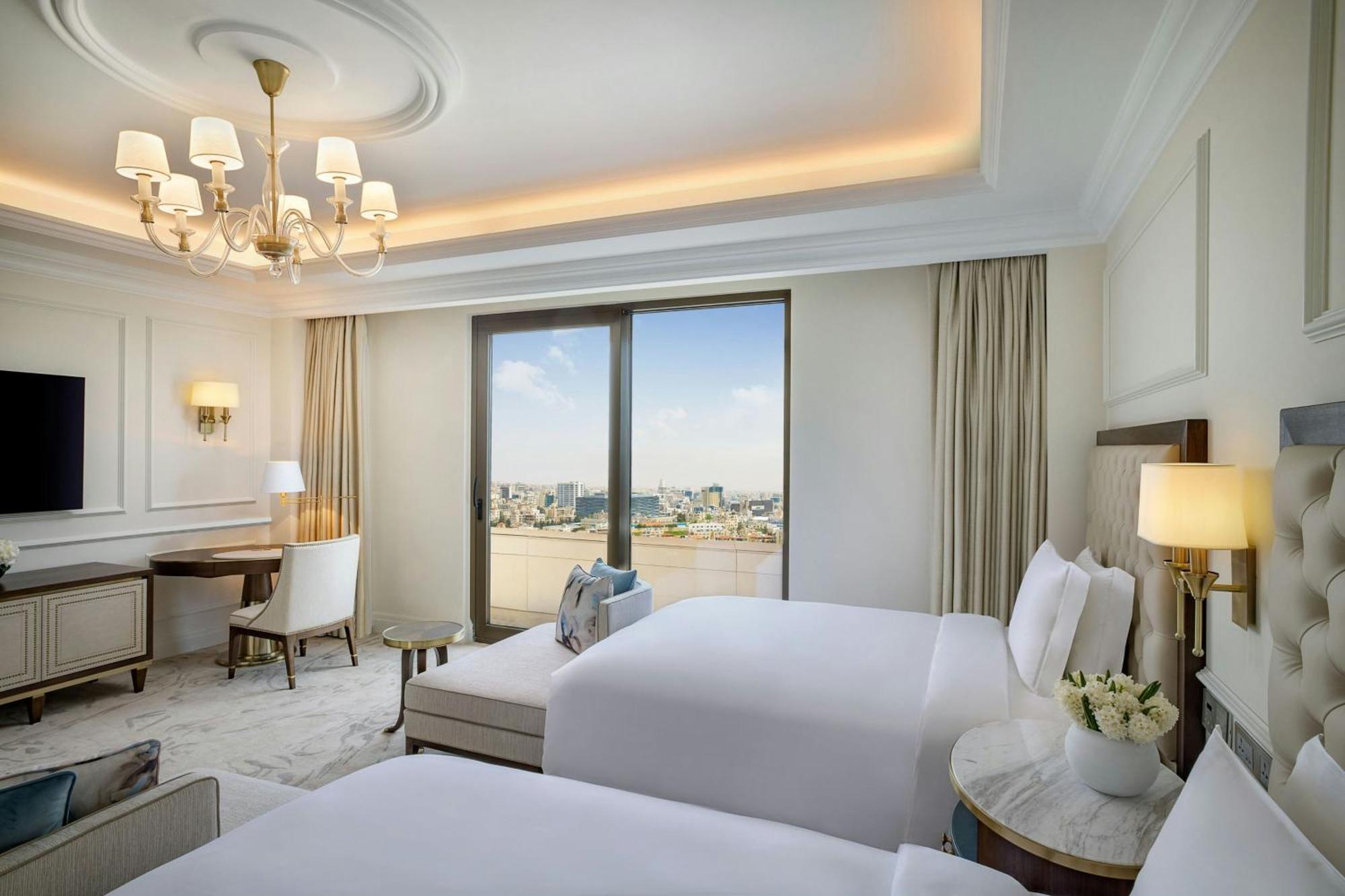 The Ritz-Carlton, Amman Hotel Bagian luar foto Deluxe Room