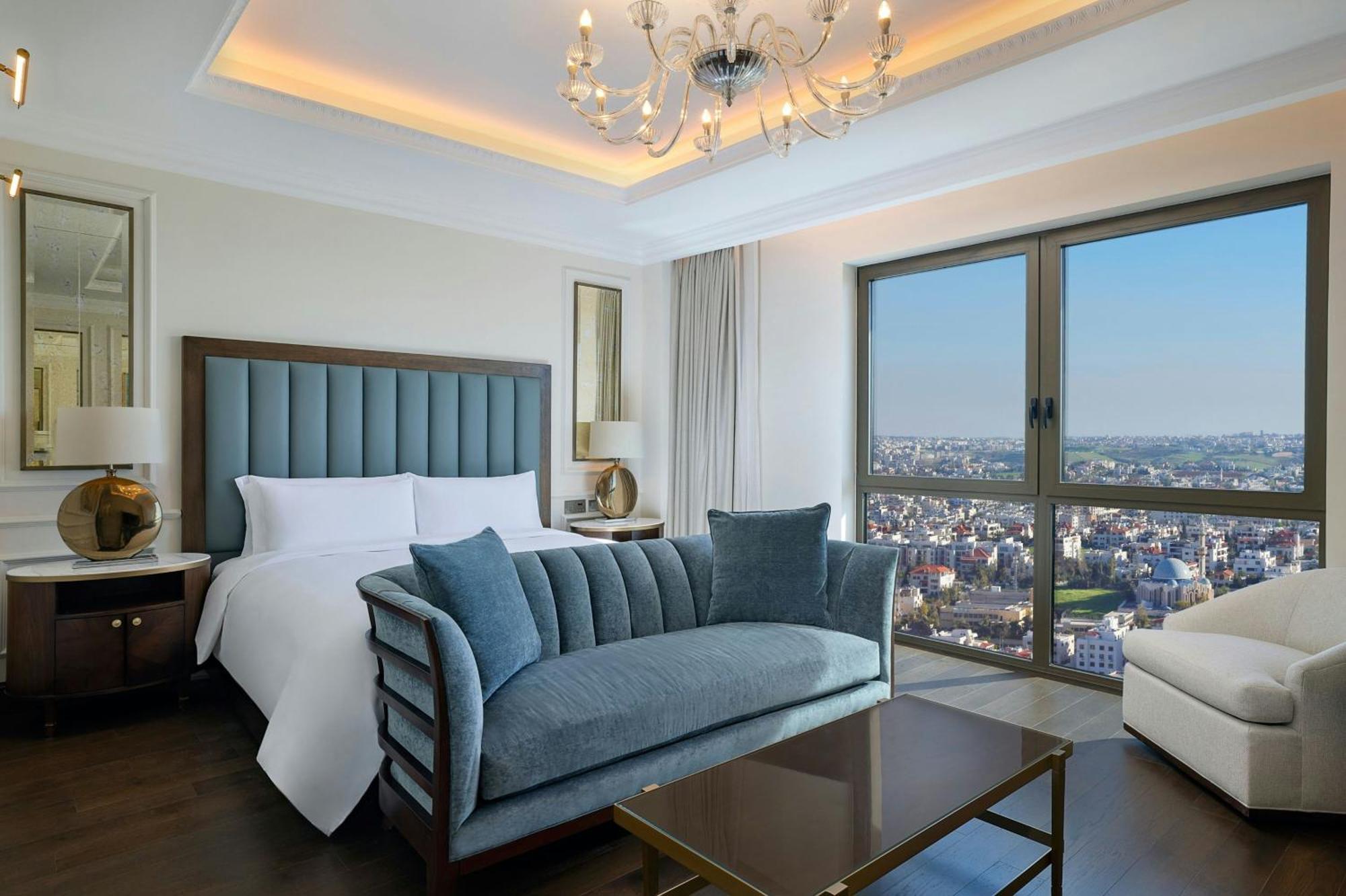 The Ritz-Carlton, Amman Hotel Bagian luar foto A bedroom at the Four Seasons Hotel