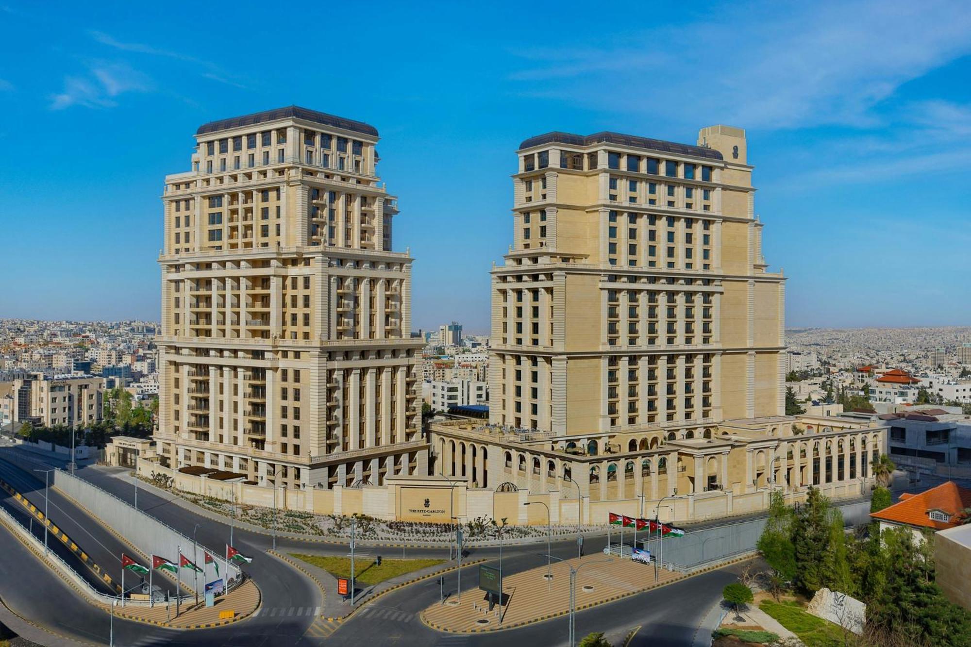 The Ritz-Carlton, Amman Hotel Bagian luar foto Residential complex in Amman